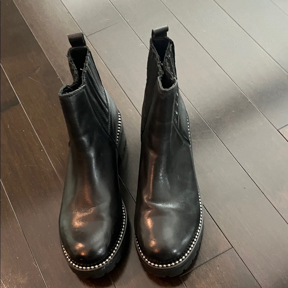 Steve Madden Black Leather Chelsea Booties with Studded Sole
